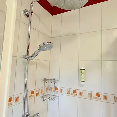 Uttied Mit Terrasse Und Garten - 4 Sterne Dtv * Rambin