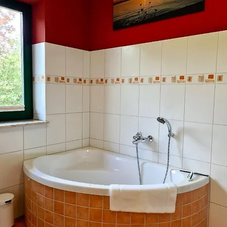 Uttied Mit Terrasse Und Garten - 4 Sterne Dtv * Rambin