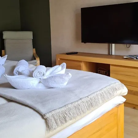 公寓 Uttied Mit Terrasse Und Garten - 4 Sterne Dtv *