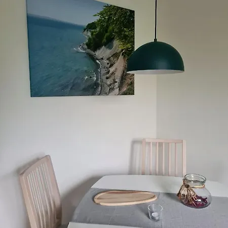 Uttied Mit Terrasse Und Garten - 4 Sterne Dtv Rambin